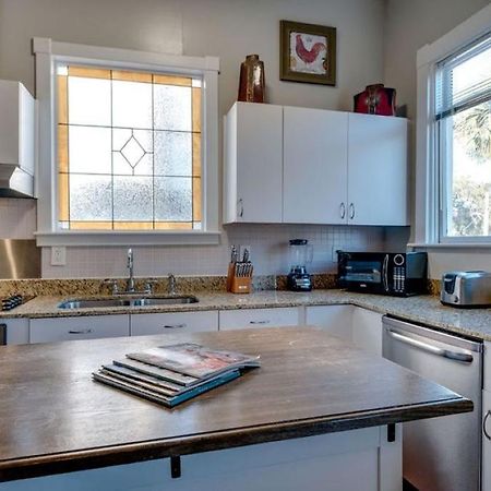 Huge 5 Bed, 5 Bath In Historic Downtown 서배너 외부 사진